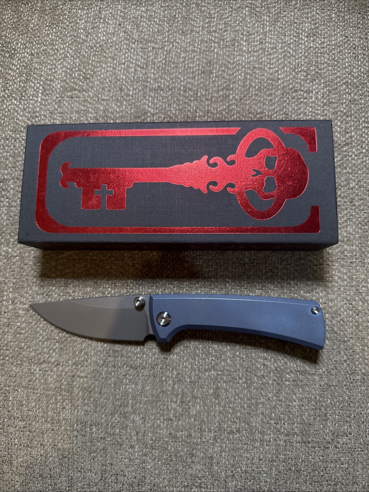 Chaves Knives RCK9 Custom Blue/green factory crosshatch M390 Blade Chaves Knives RCK9 Custom Blue/green factory crosshatch M390 Blade