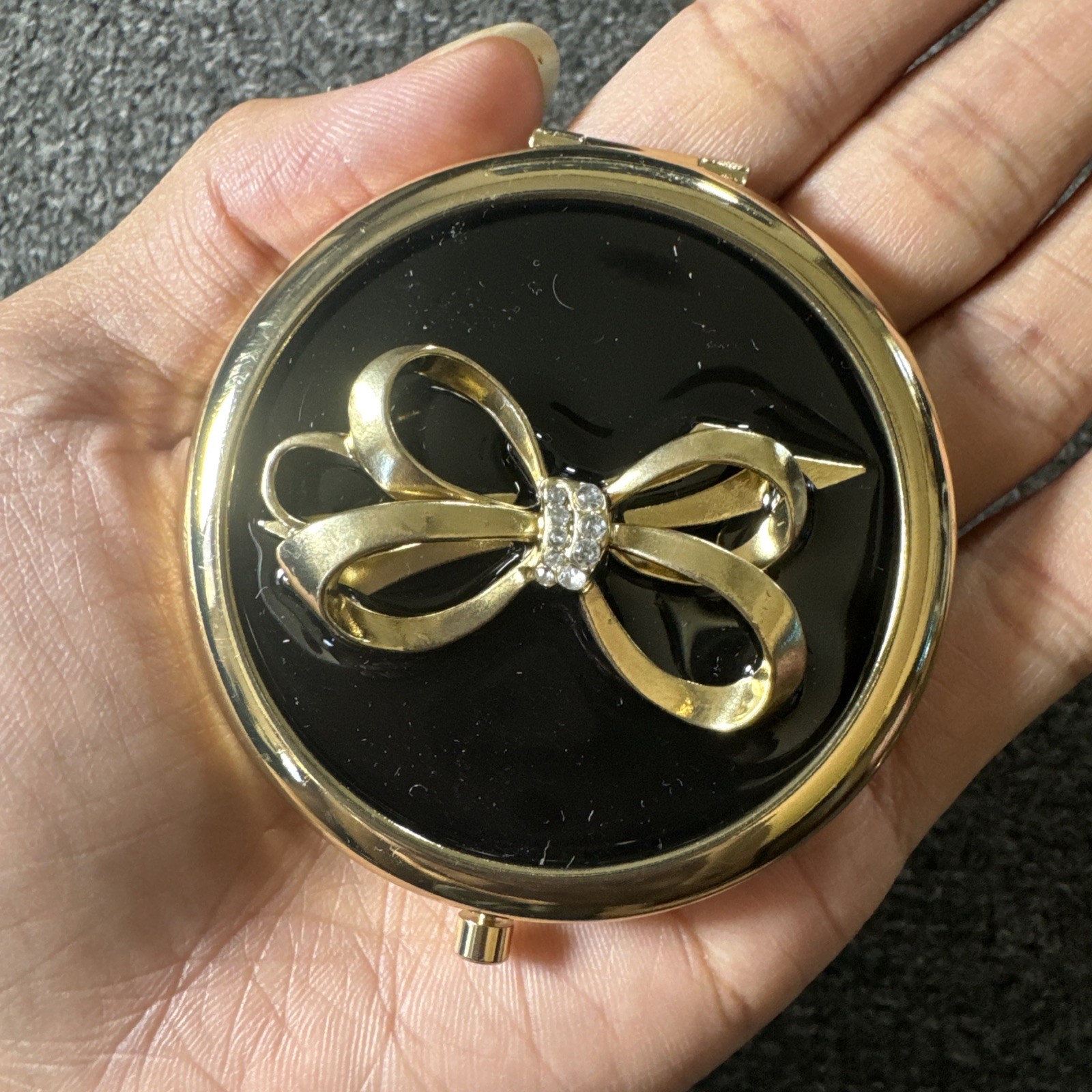 Vtg Avon Iconic Black&Gold Compact Mirror Gold Ribbon With Rhinestones Vtg Avon Iconic Black&Gold Compact Mirror Gold Ribbon With Rhinestones
