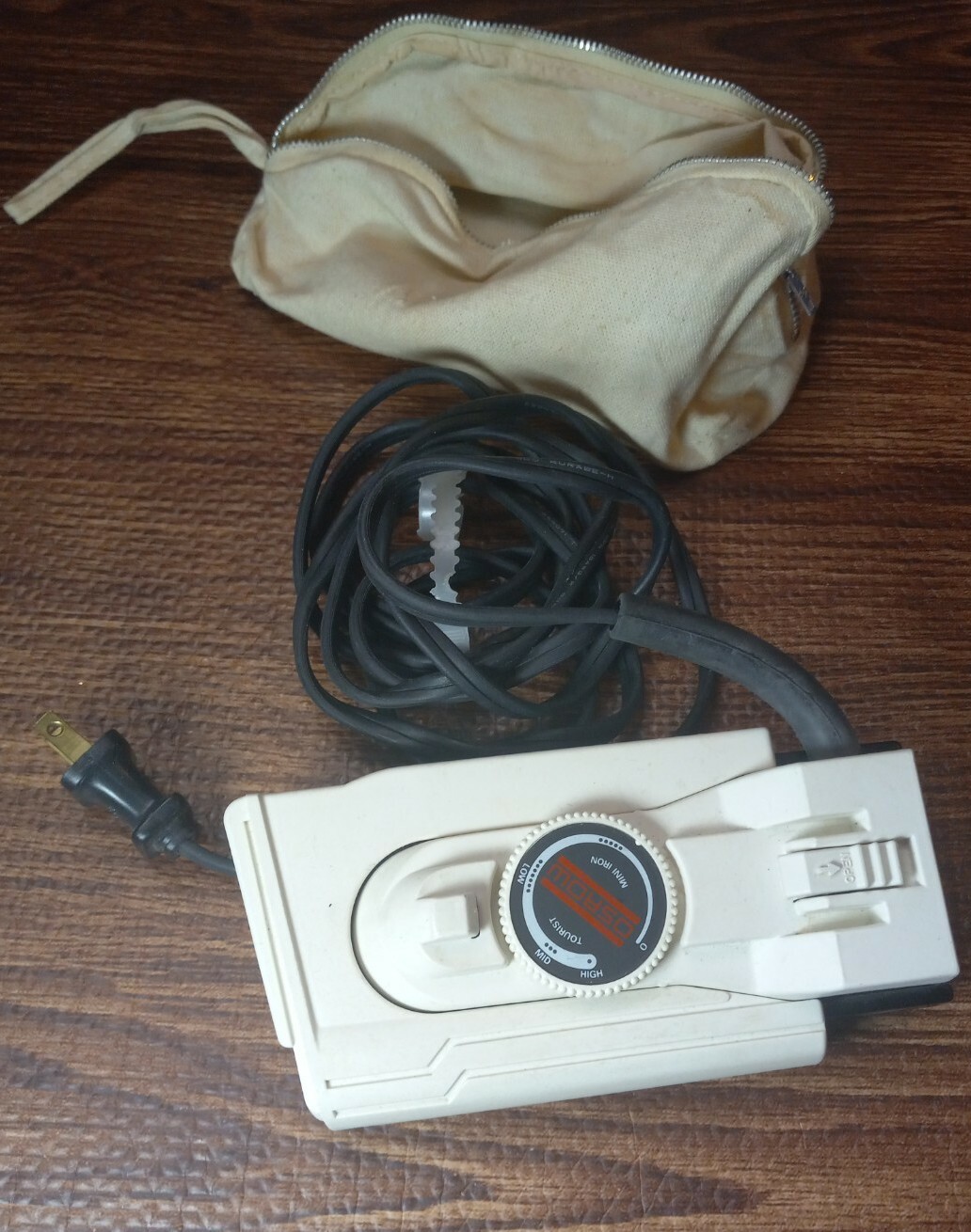 OSROW SD-03T-G Mini Portable Travel Iron Vintage OSROW SD-03T-G Mini Portable Travel Iron Vintage