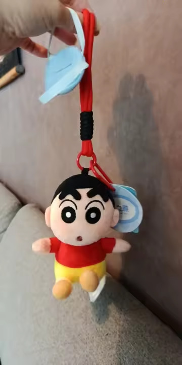 Crayon Shin-chan plush keychain - with backpack - back view tag - New Crayon Shin-chan plush keychain - with backpack - back view tag - New