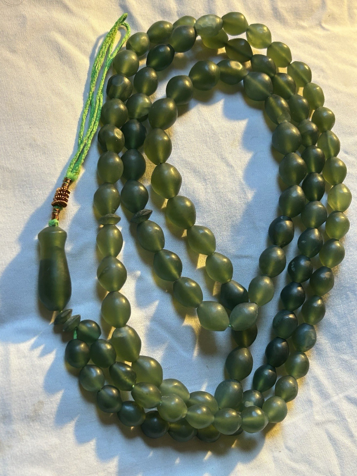 MAGNIFICENT ISLAMIC SHAH MAGHSOUD 99 GRADUATED LARGE GREEN PRAYER BEADS 15O GR MAGNIFICENT ISLAMIC SHAH MAGHSOUD 99 GRADUATED LARGE GREEN PRAYER BEADS 15O GR
