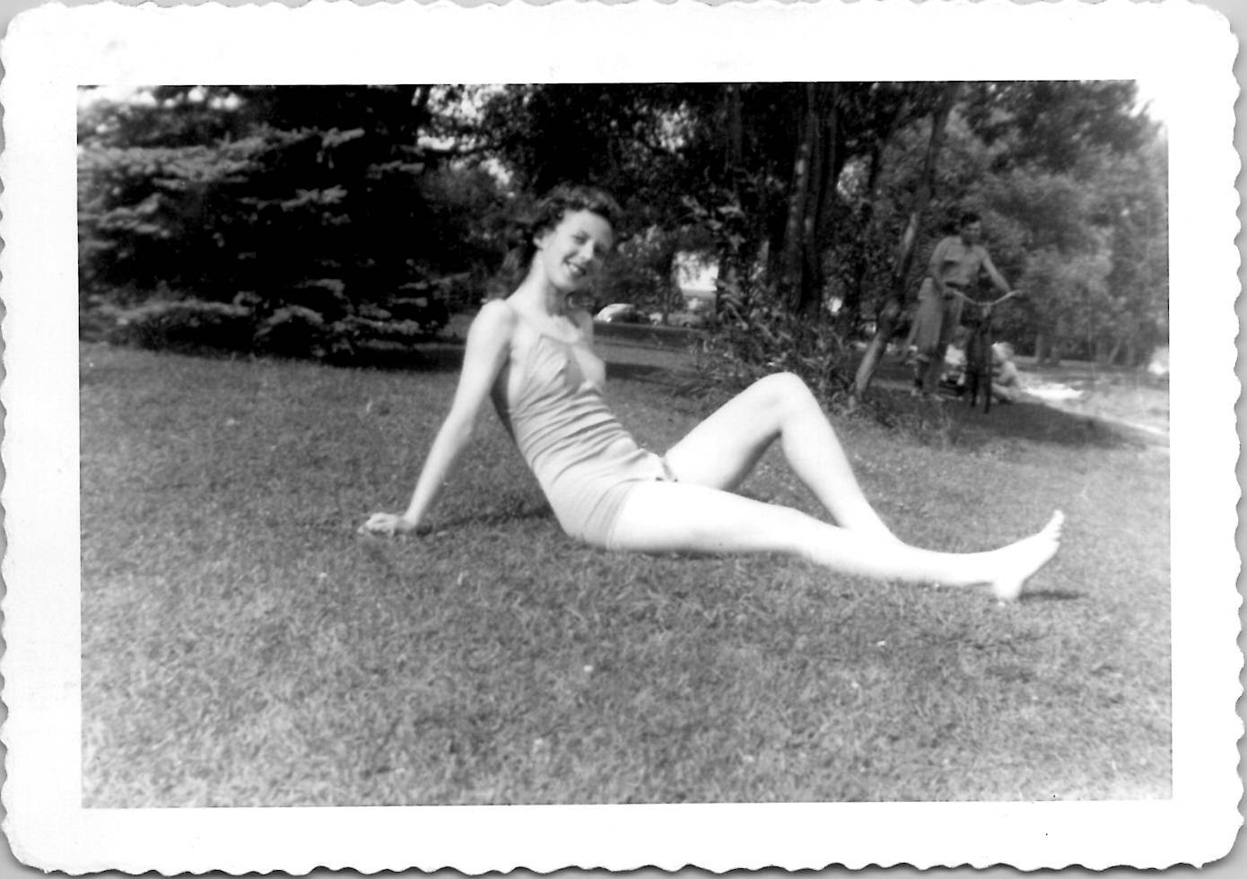 Sexy Seductive Woman Revealing Bathing Suit Legs Feet Risqué 1940s Vintage Photo