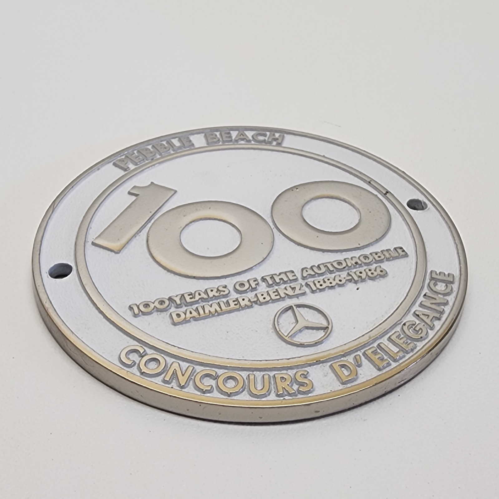 Rare Vintage 1986 Pebble Beach Concours D'Elegance Grille Emblem Badge White Rare Vintage 1986 Pebble Beach Concours D'Elegance Grille Emblem Badge White