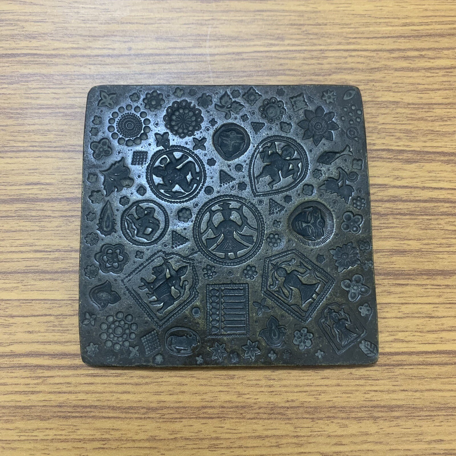 Early 18th C An antique old bell metal jewellery stamp die seal multiple pattern