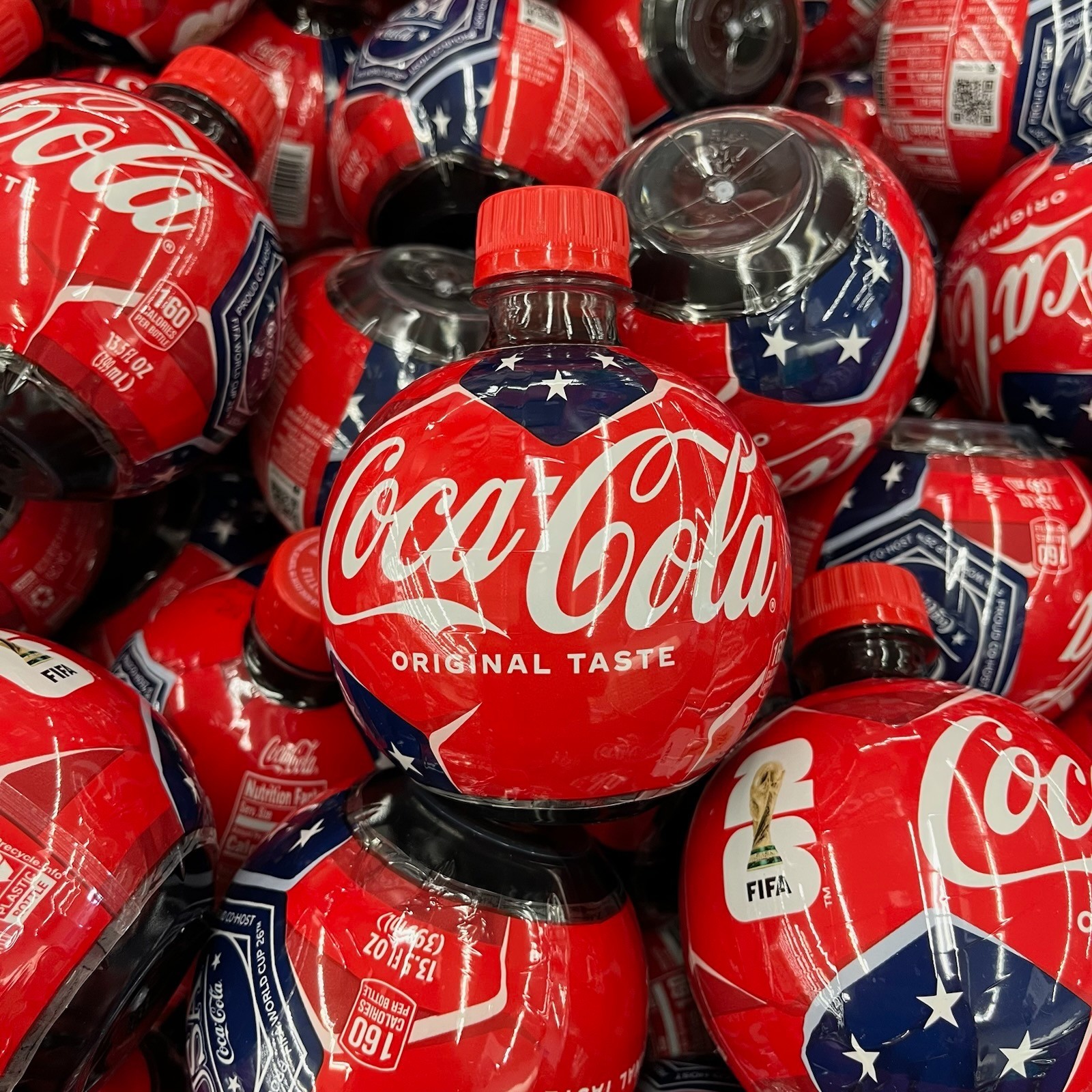 Lot of 4 Coca-Cola Coke Fifa World Cup 2026 Soccer Ball Shape 13.5 Oz Each Lot of 4 Coca-Cola Coke Fifa World Cup 2026 Soccer Ball Shape 13.5 Oz Each