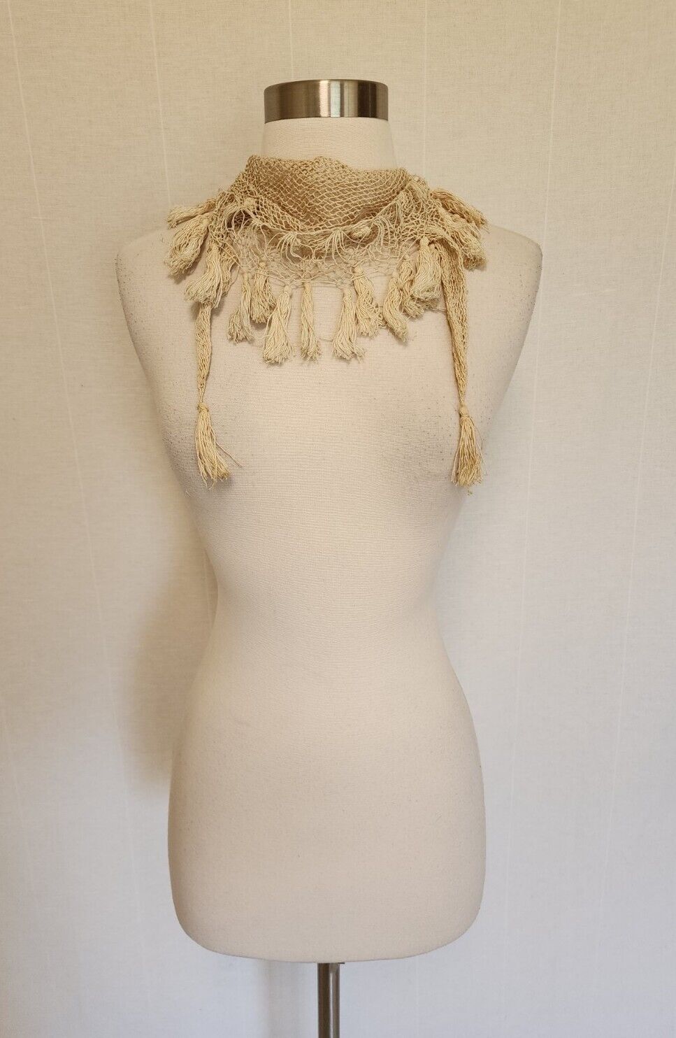 Antique Womens Crochet Lace Neck Draped Collar Cream