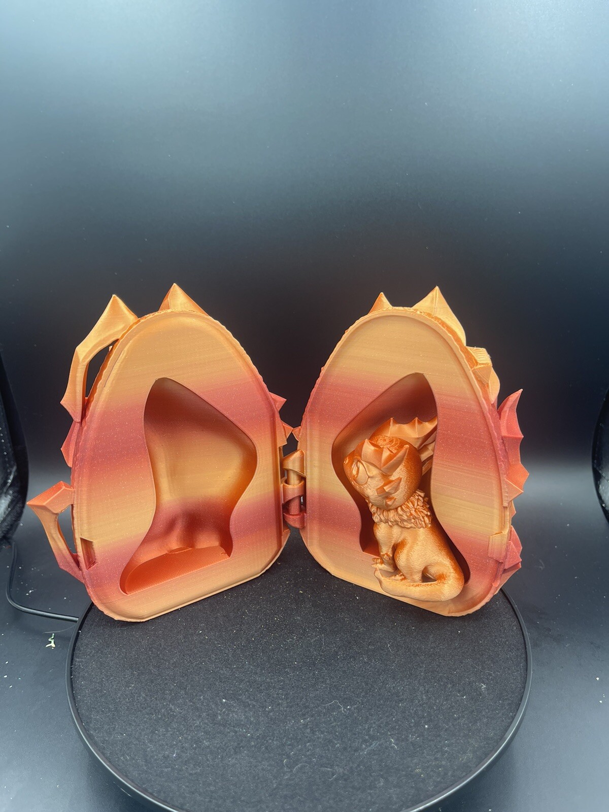 BABY LIGHTNING DRAGON WITH EGG (RED GOLD)