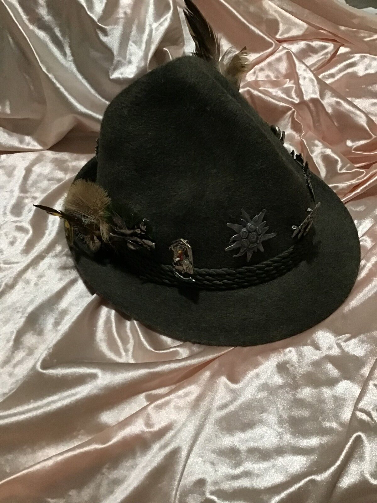 Vintage Seeberger Green Austrian German Berghut Hat with Pins