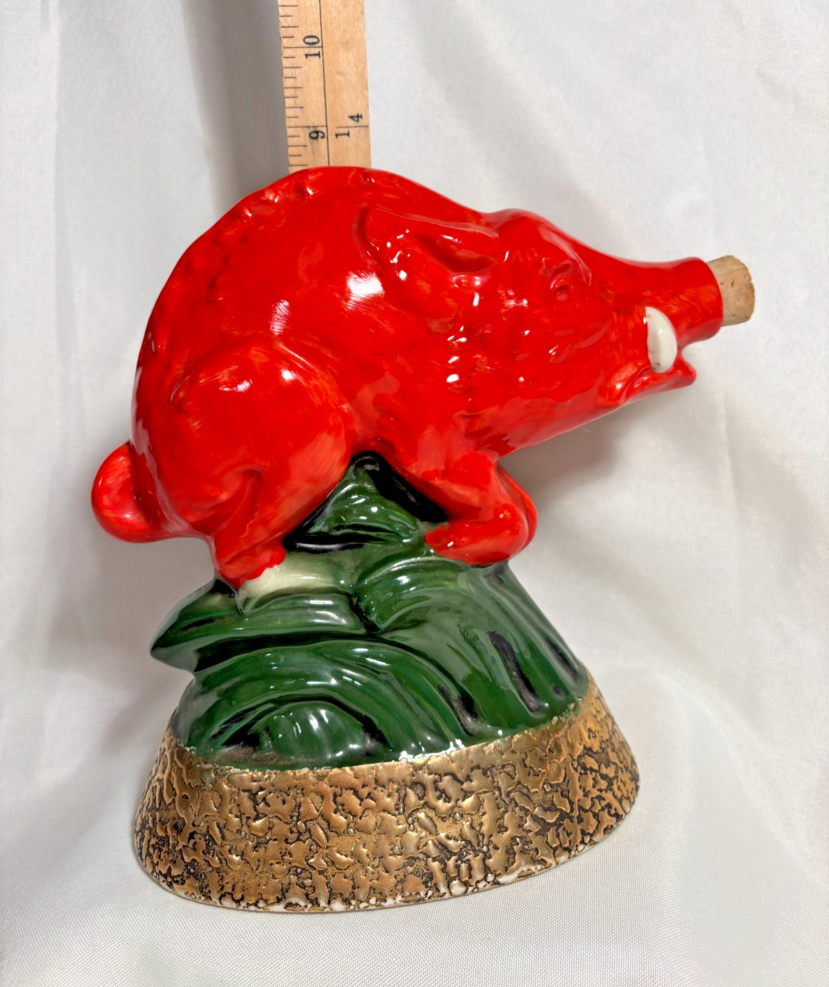 Vintage 1969 Ezra Brooks red Arkansas Razorback Whiskey Decanter Heritage (L138)