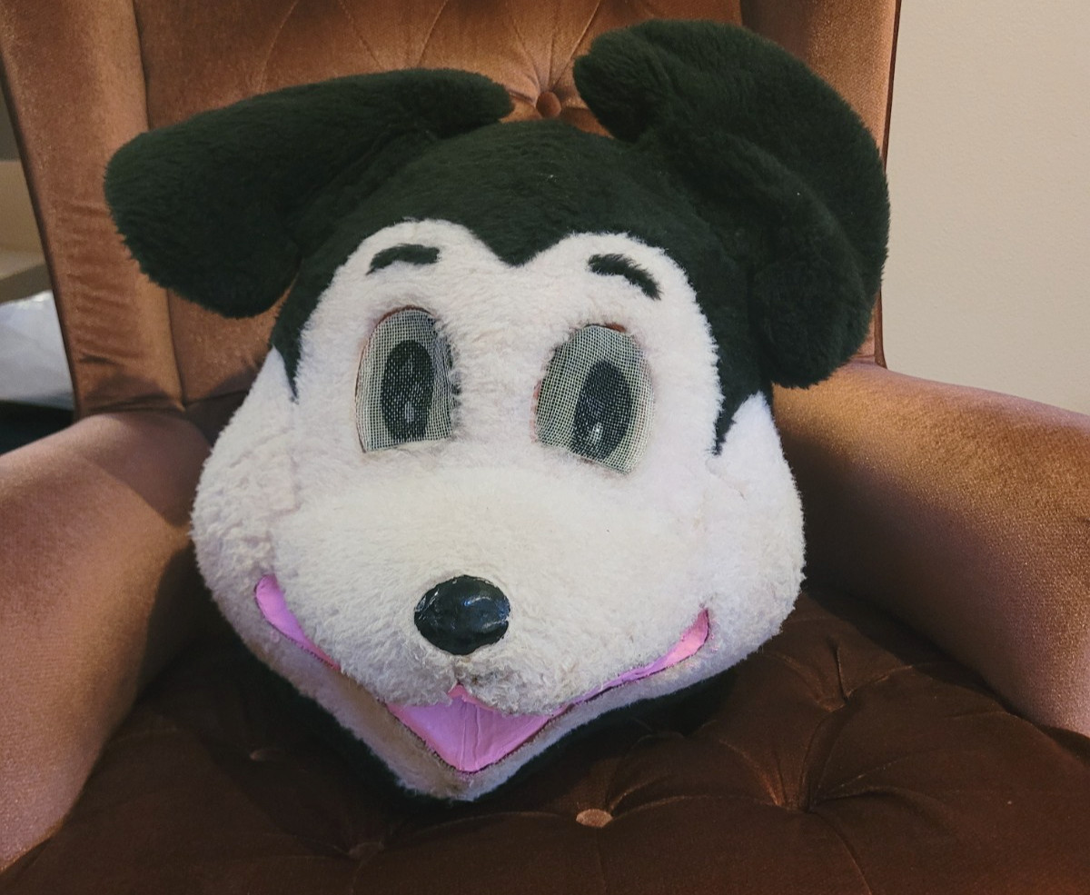 Vintage OAK fury MICKEY MOUSE Mascot HEAD Retro Mask Costume Disneyland PROP?