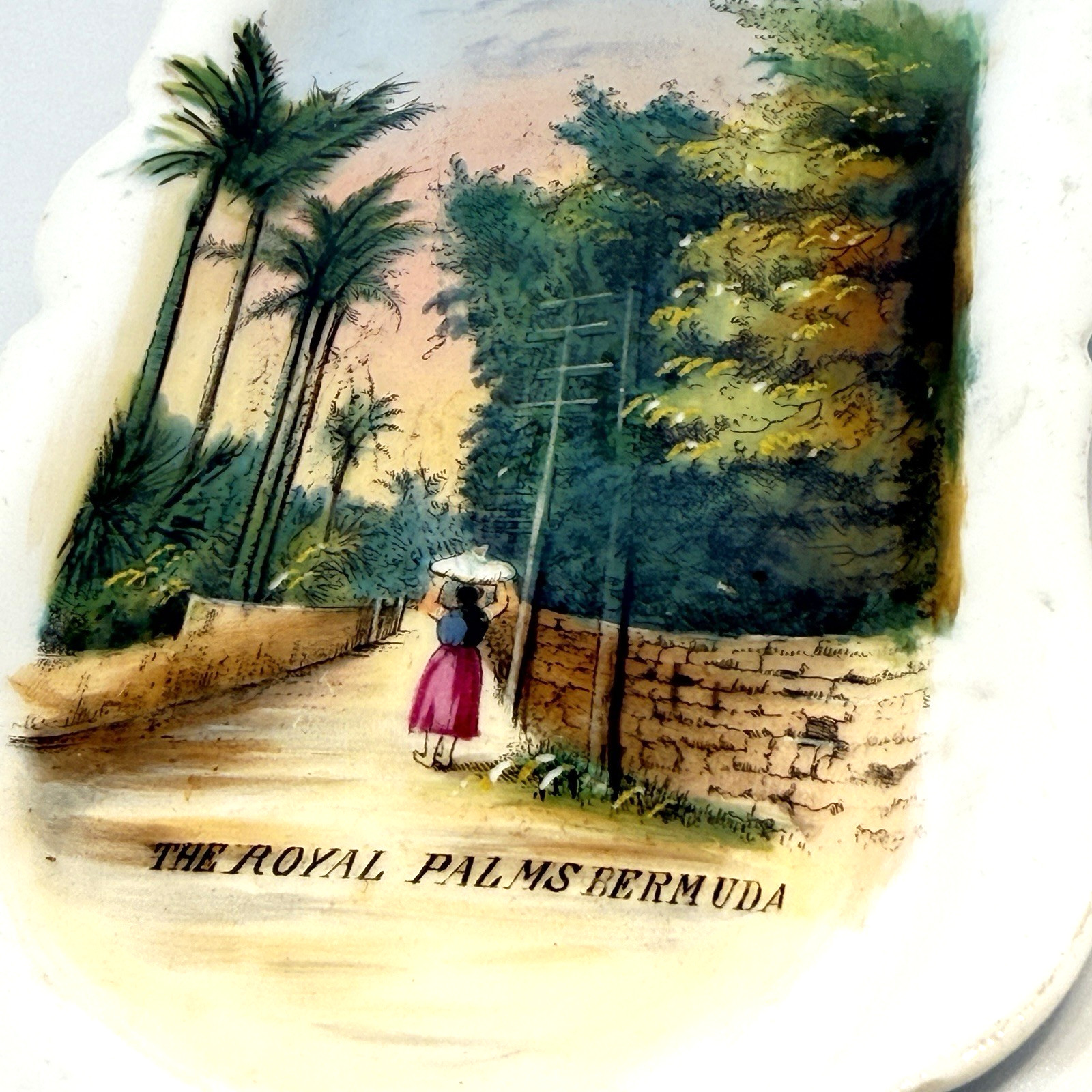 Vintage THE ROYAL PALMS Bermuda Islands Souvenir Luster Porcelain Dish Trinket