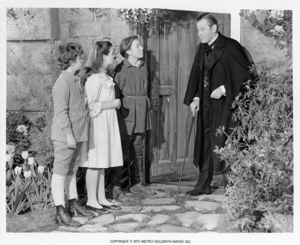 Dean Stockwell Margaret O Brien Brian Roper all look over to Herbe- Old Photo