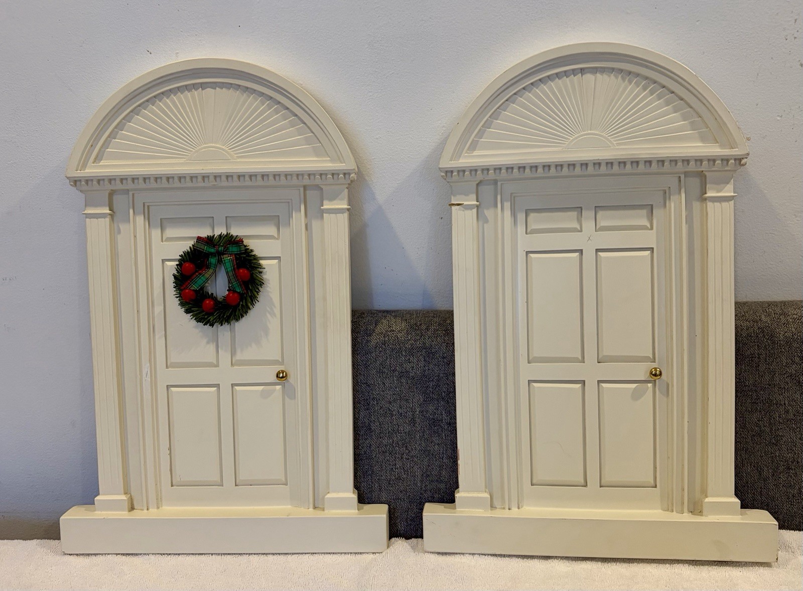 Lot of 2 Byers Choice Fan Arch Doors Displays 20.5\ Lot of 2 Byers Choice Fan Arch Doors Displays 20.5\