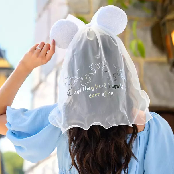 Disney Parks Cinderella Bride Bridal Sequin Minnie Ears Bow Veil Wedding - NEW Disney Parks Cinderella Bride Bridal Sequin Minnie Ears Bow Veil Wedding - NEW