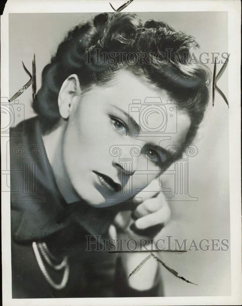 1951 Press Photo Actress Bethel Leslie - lrq06331
