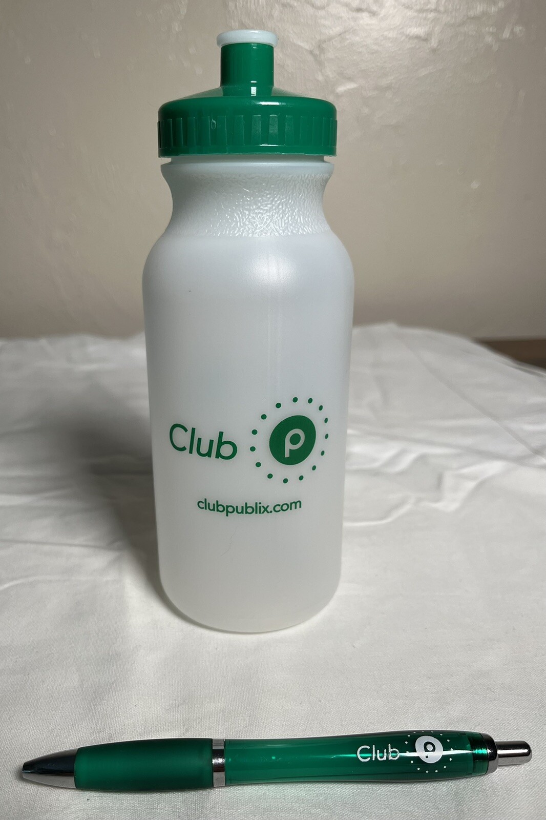 Club Publix Water Bottle And Pen Brand New Collectible