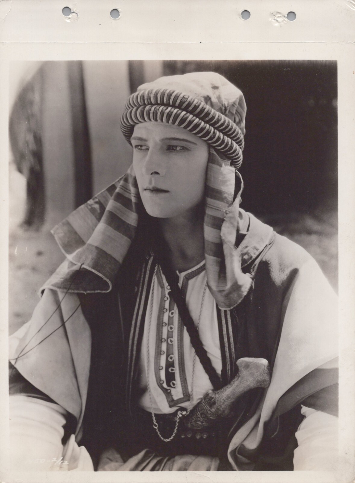HOLLYWOOD RUDOLPH VALENTINO EXOTIC COSTUME 1920s DBW KEYBOOK PORTRAIT PHOTO 201 HOLLYWOOD RUDOLPH VALENTINO EXOTIC COSTUME 1920s DBW KEYBOOK PORTRAIT PHOTO 201