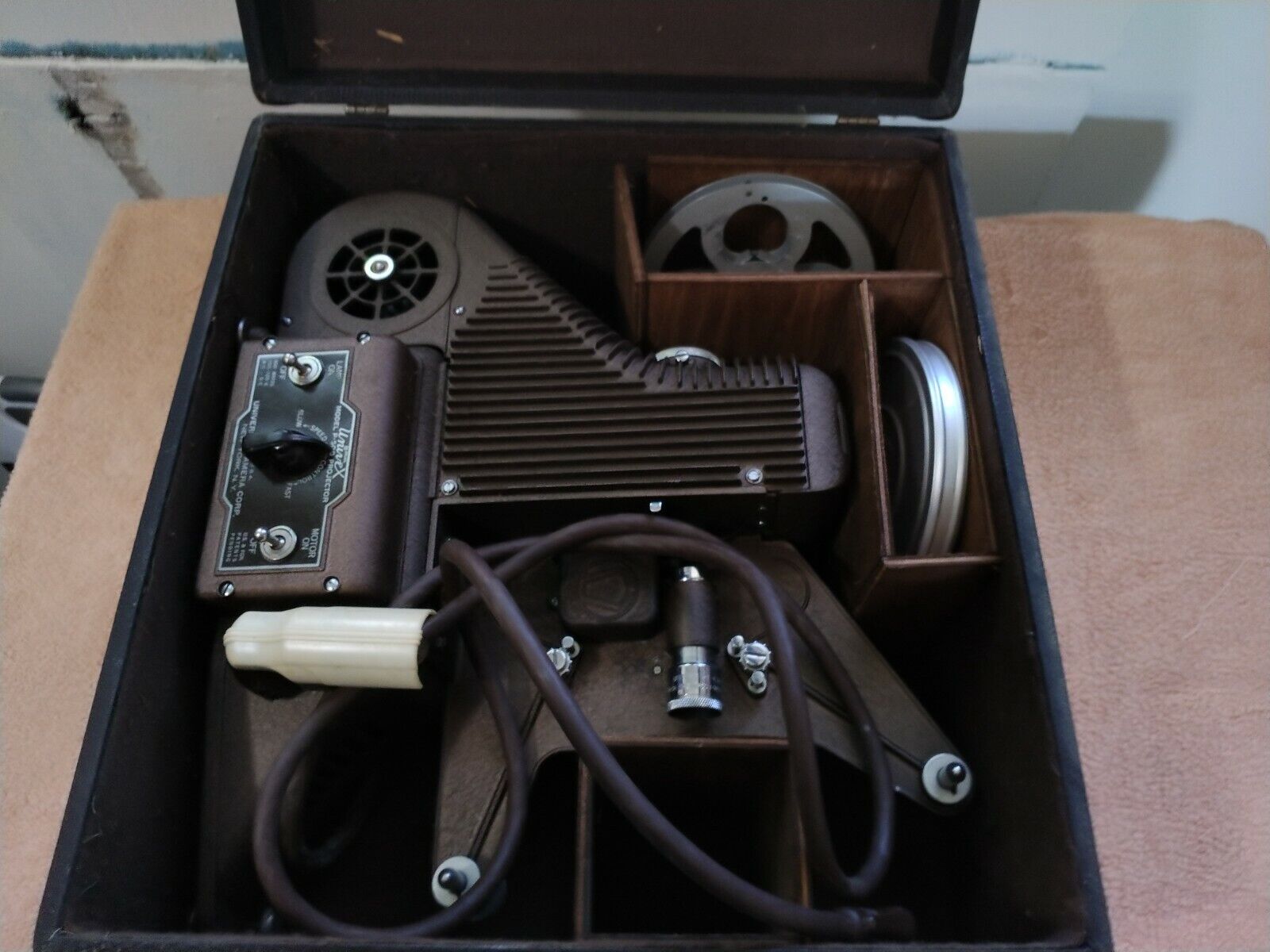 Vintage Univex Model P500 Projector With Case. Tested and working.