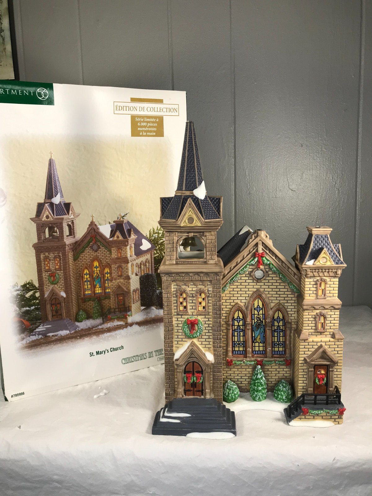 RARE Dept. 56 Christmas in the City St. Mary's Church Limited edition #799996 RARE Dept. 56 Christmas in the City St. Mary's Church Limited edition #799996
