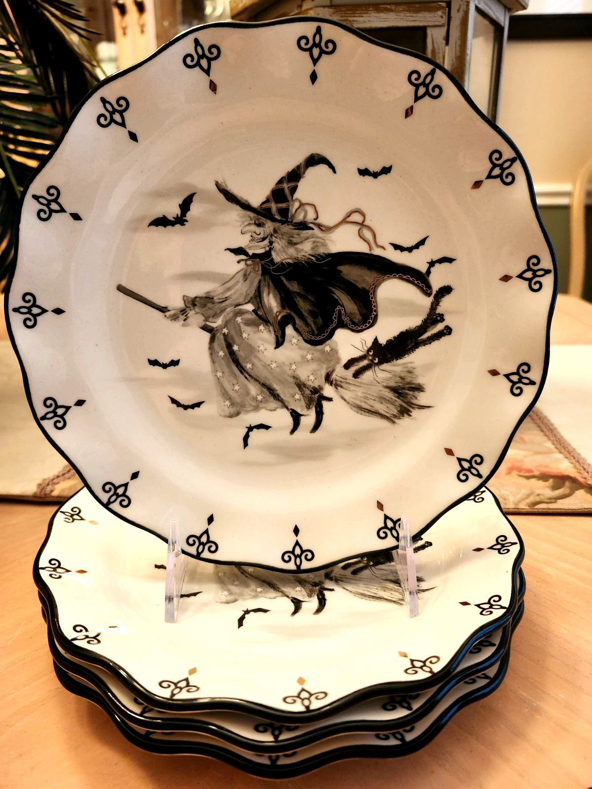POTTER'S STUDIO 2026 HALLOWEEN FLYING WITCH ON BROOMSTICK SET OF 4 SIDE PLATES