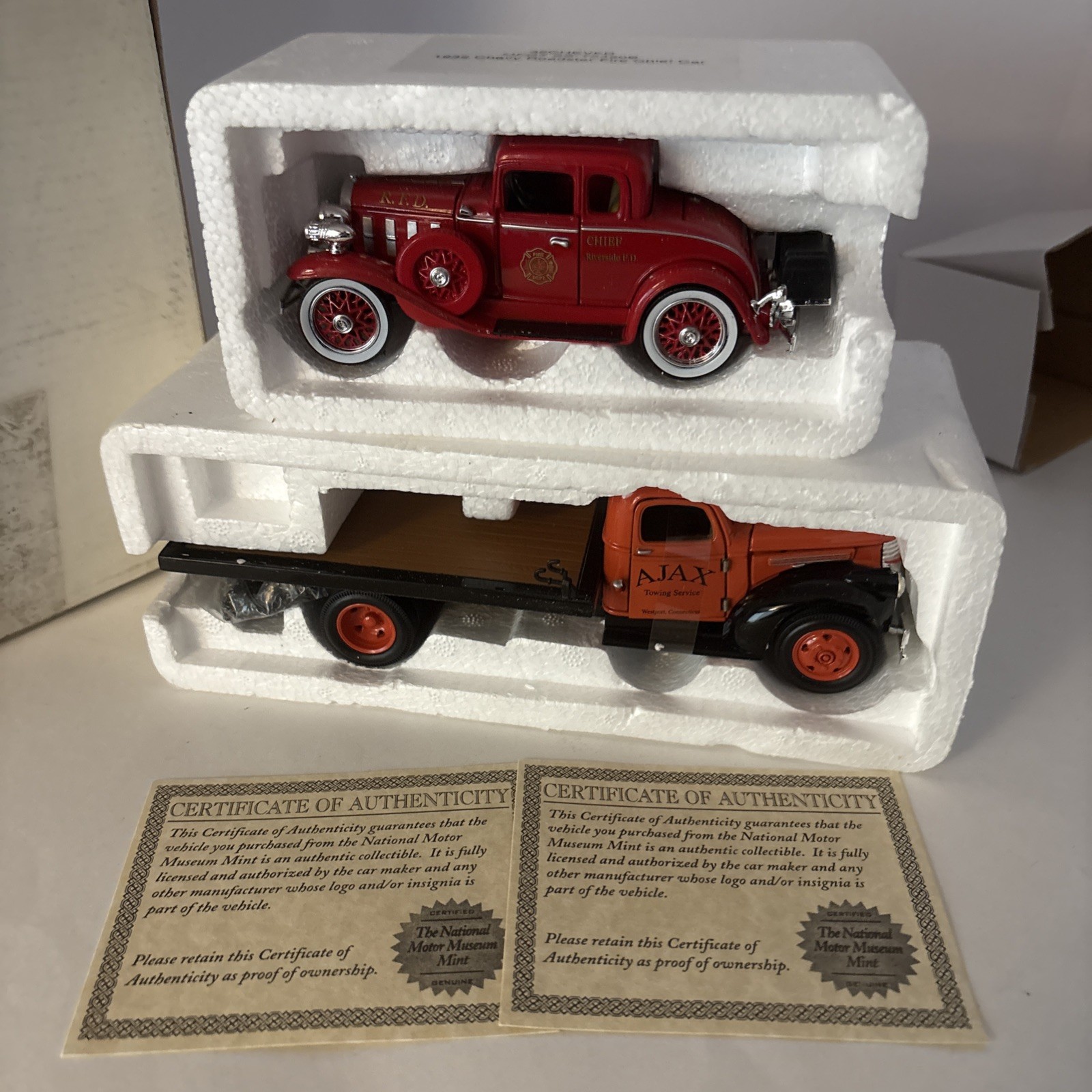 National Motor Museum Mint Chevy 1941 Flatbed AJAX &1932 Roadster Fire Chief MIB