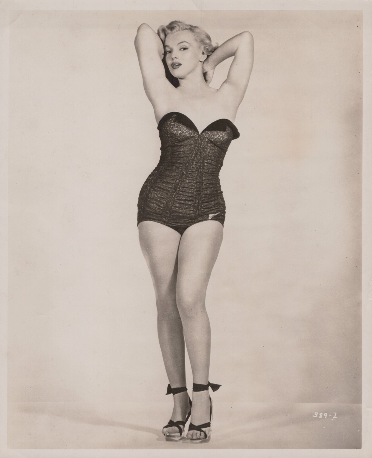 HOLLYWOOD BEAUTY MARILYN MONROE SEDUCTIVE POSE 1960s PORTRAIT TYPE I PHOTO 454 HOLLYWOOD BEAUTY MARILYN MONROE SEDUCTIVE POSE 1960s PORTRAIT TYPE I PHOTO 454