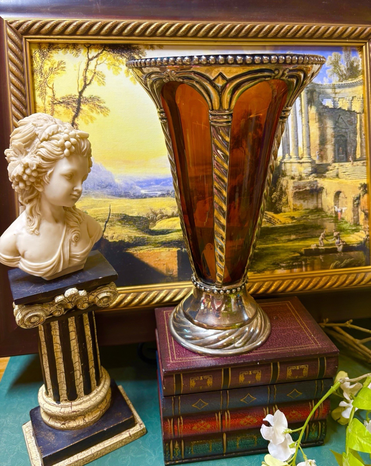 Beautiful Antique Amber Vase Case In Silver. Beautiful Antique Amber Vase Case In Silver.