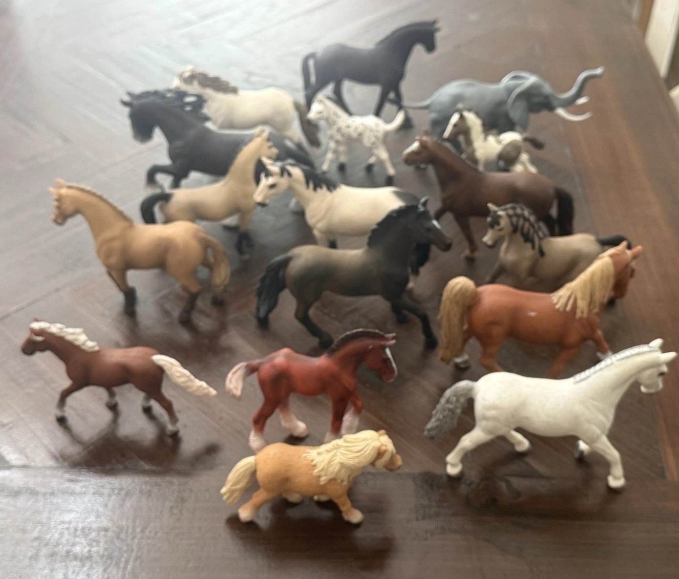 Schleich herd of horses/ 17 total/ colts/foal/mare/ work horse/ pretend play Schleich herd of horses/ 17 total/ colts/foal/mare/ work horse/ pretend play