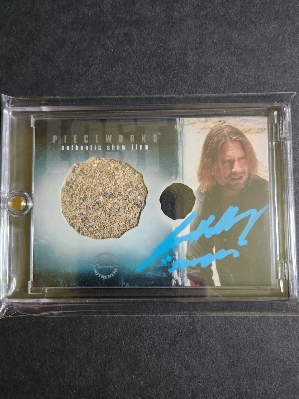 Josh Holloway Signed Lost Inkworks Sand/Relic Card With Character Name 