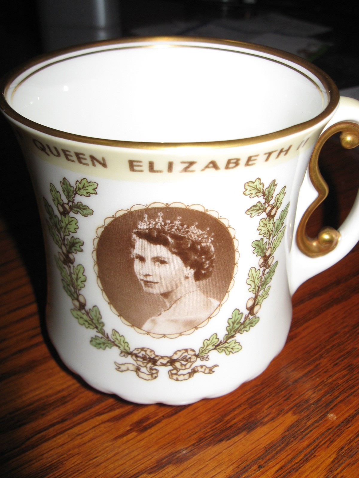 rmk99 Rare Queen Elizabeth II Commemorativ Cup Gold Trim June 2 1953 EX-NM st135 rmk99 Rare Queen Elizabeth II Commemorativ Cup Gold Trim June 2 1953 EX-NM st135