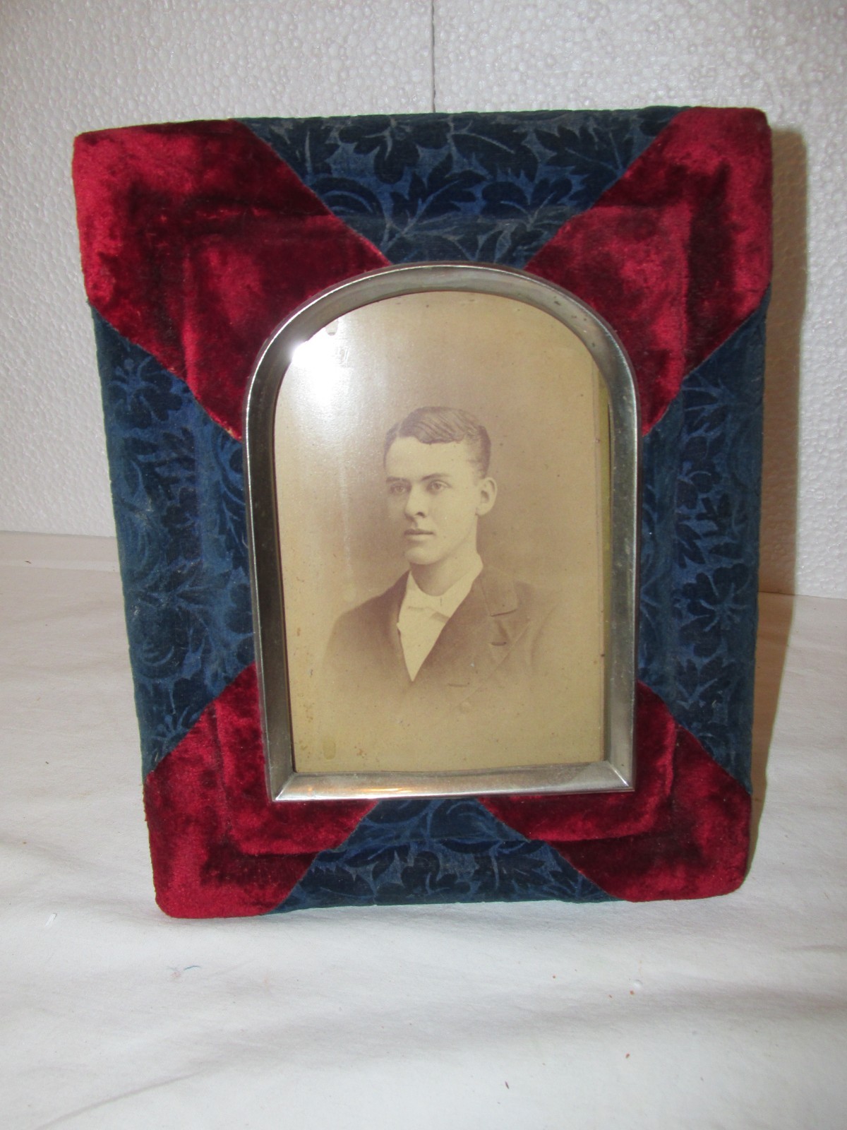 Antique Victorian Velvet Easel Tabletop Picture Frame Cabinet Card Young Man Antique Victorian Velvet Easel Tabletop Picture Frame Cabinet Card Young Man
