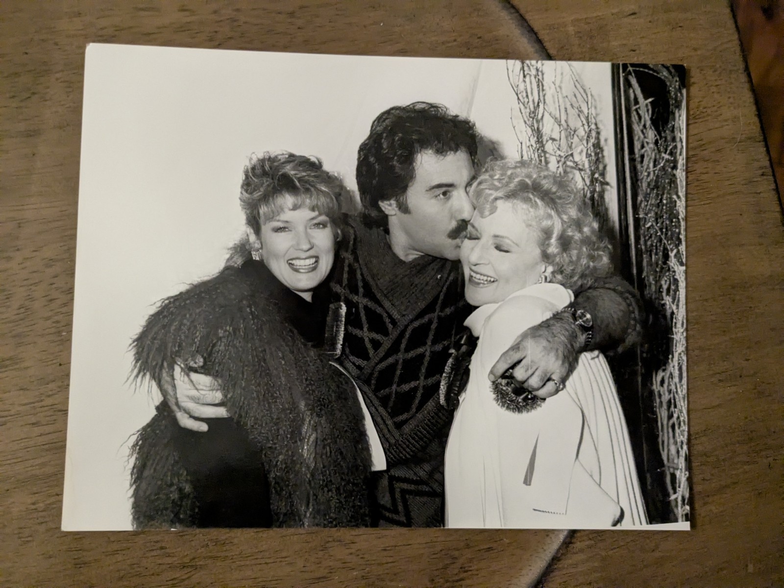 Betty White, Tony Orlando & Mary Hart 1987 Type 1 Photo @ Hollywood Xmas Parade Betty White, Tony Orlando & Mary Hart 1987 Type 1 Photo @ Hollywood Xmas Parade