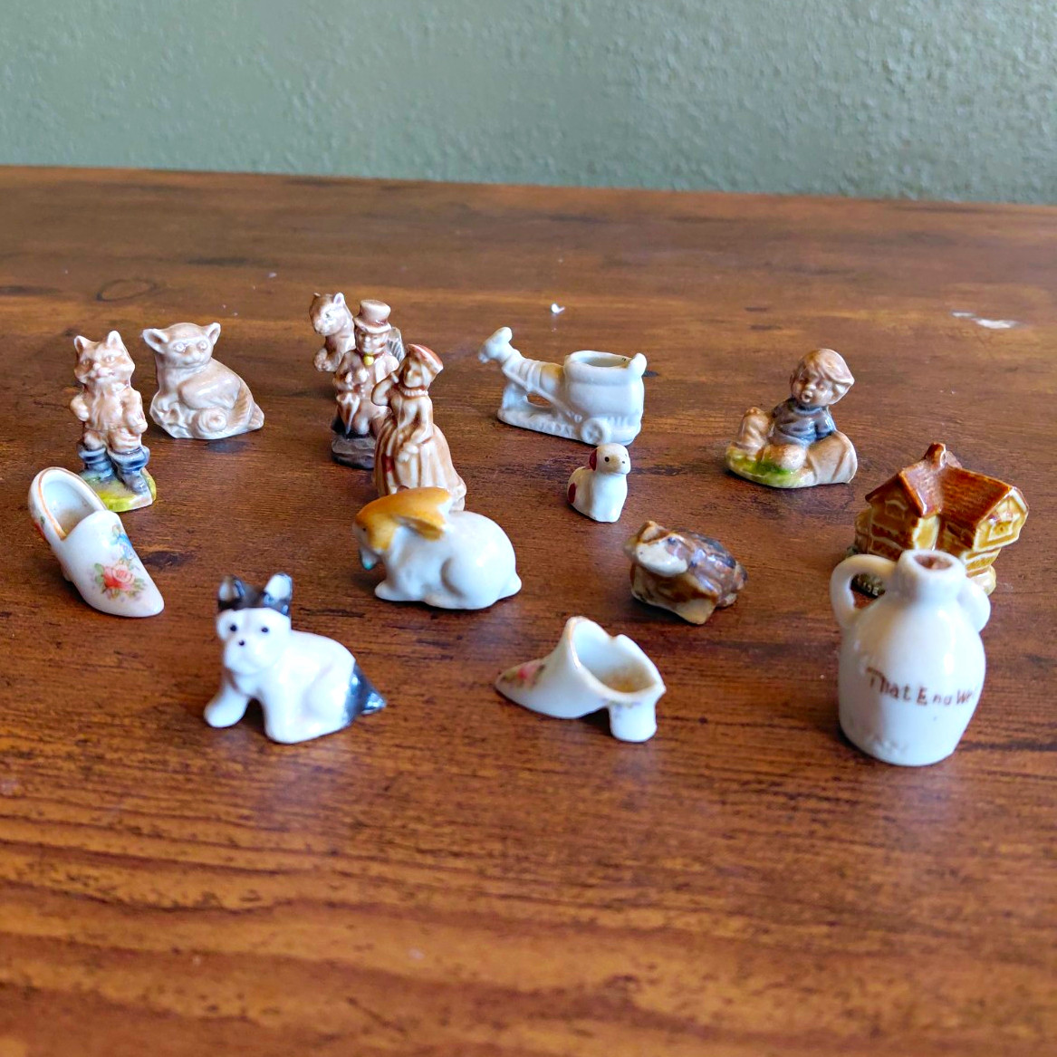12pc Hand Painted Miniature Porcelain/Ceramic Figurines Glazed Animals House