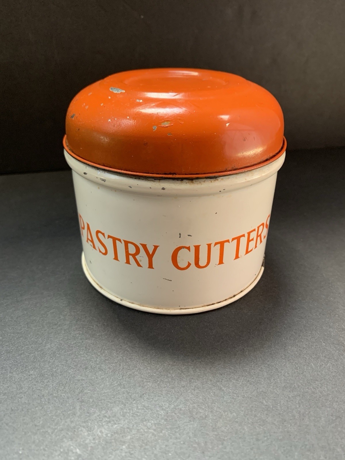 Vintage 1950s Tala Enameled Tin Box Orange Lid 4 Nesting Pastry Cutters Set