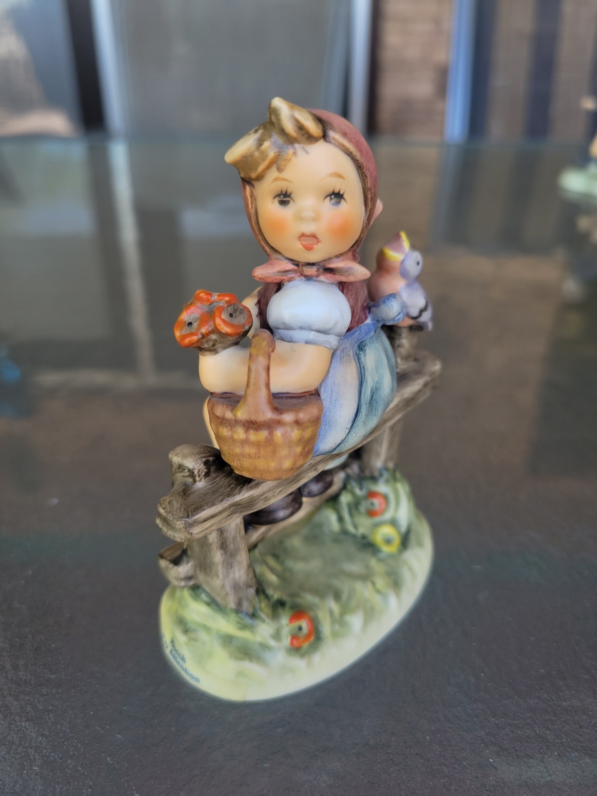 Hummel Figurine \ Hummel Figurine \