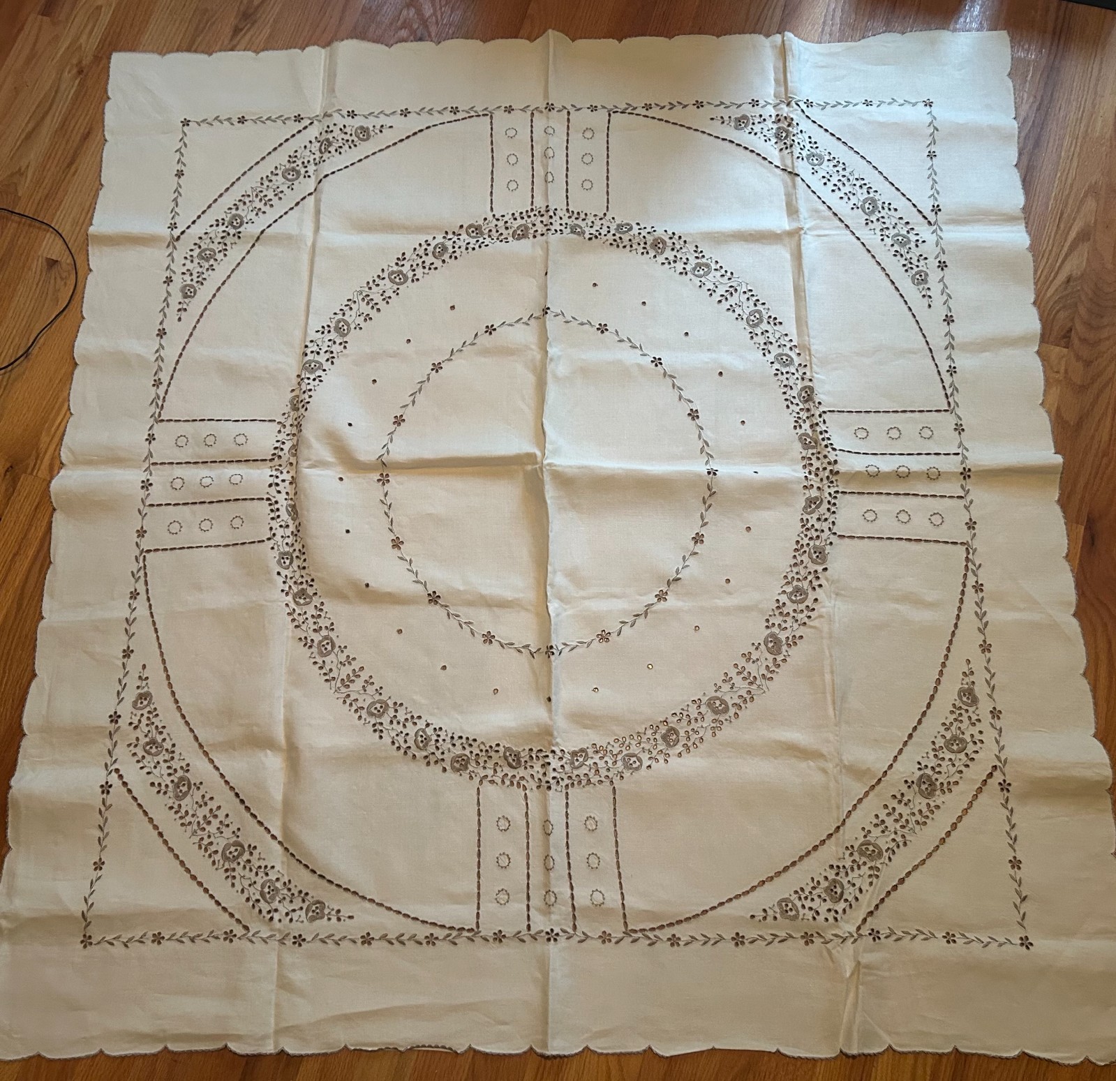 Pristine Vintage Madeira Hand Embroidered Linen Cutwork Tablecloth 50x50 Pristine Vintage Madeira Hand Embroidered Linen Cutwork Tablecloth 50x50