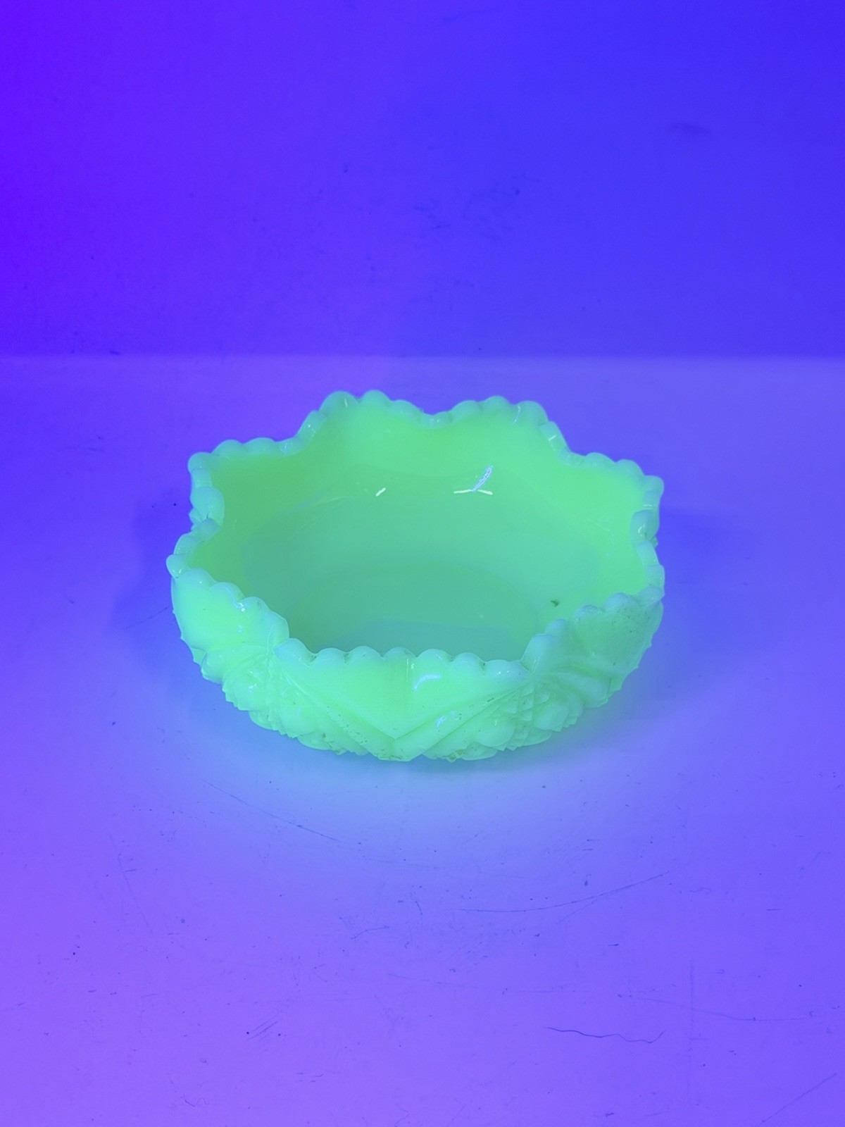 Antique Tarentum Cane Insert Custard Glass Small Berry Bowl c.1900