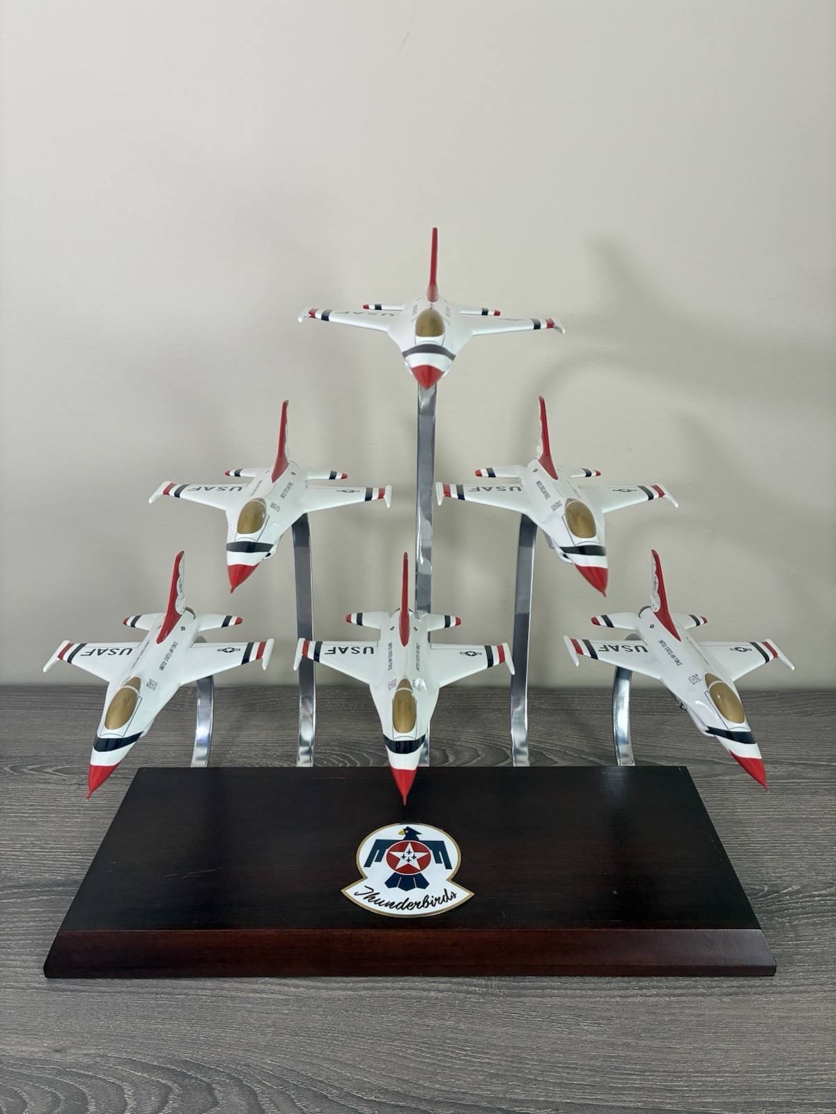 USAF Thunderbirds F-16 6 Aircraft Formation Desk Model 1:72 Scale 