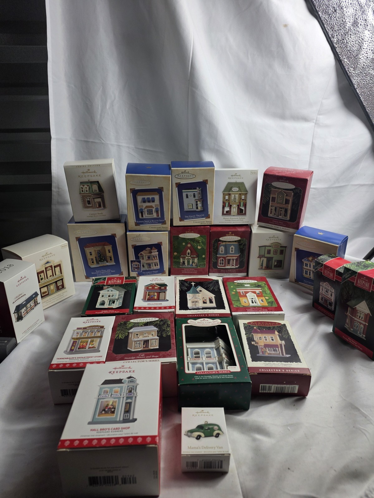 25 Hallmark Nostalgic Houses & Shops 1984-2013 Ornament Lot Victorian Dollhouse 25 Hallmark Nostalgic Houses & Shops 1984-2013 Ornament Lot Victorian Dollhouse