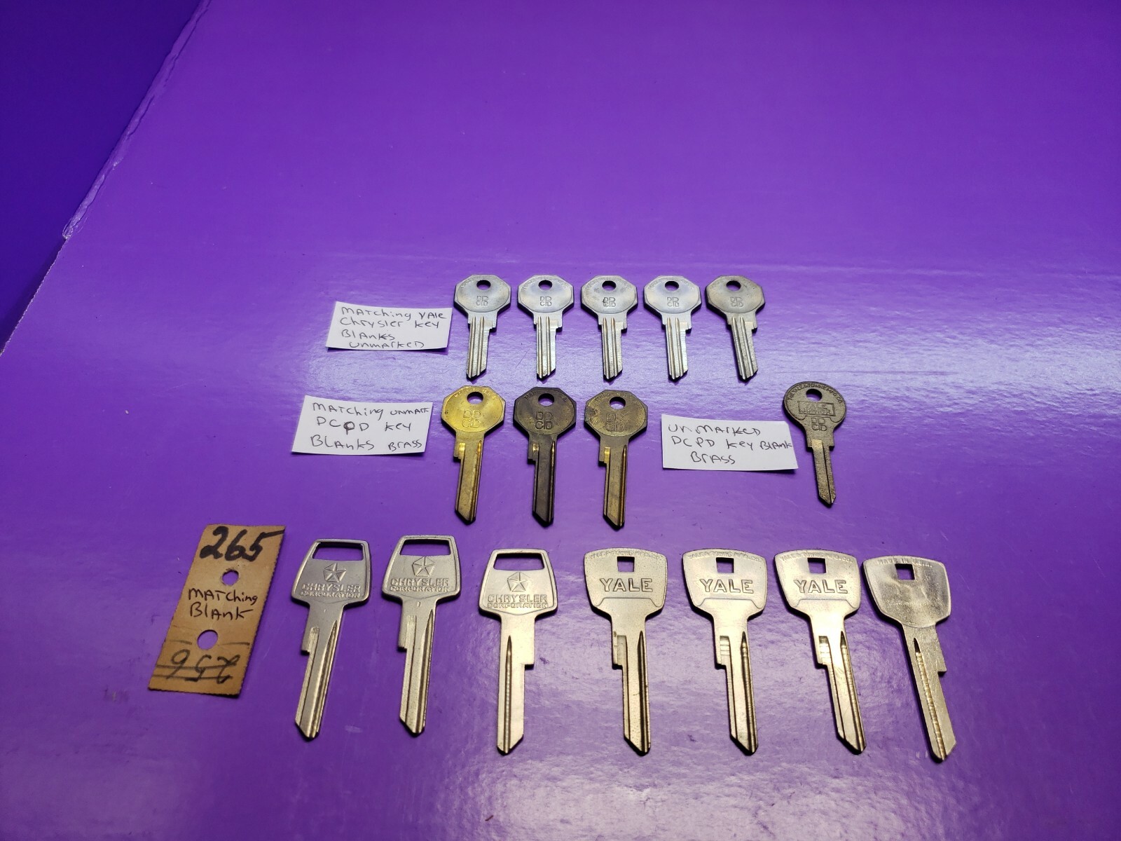16 Key Blanks CHRYSLER DODGE PLYMOUTH DESOTO ASSORTED UNMARKED NEW VINTAGE STOCK 16 Key Blanks CHRYSLER DODGE PLYMOUTH DESOTO ASSORTED UNMARKED NEW VINTAGE STOCK