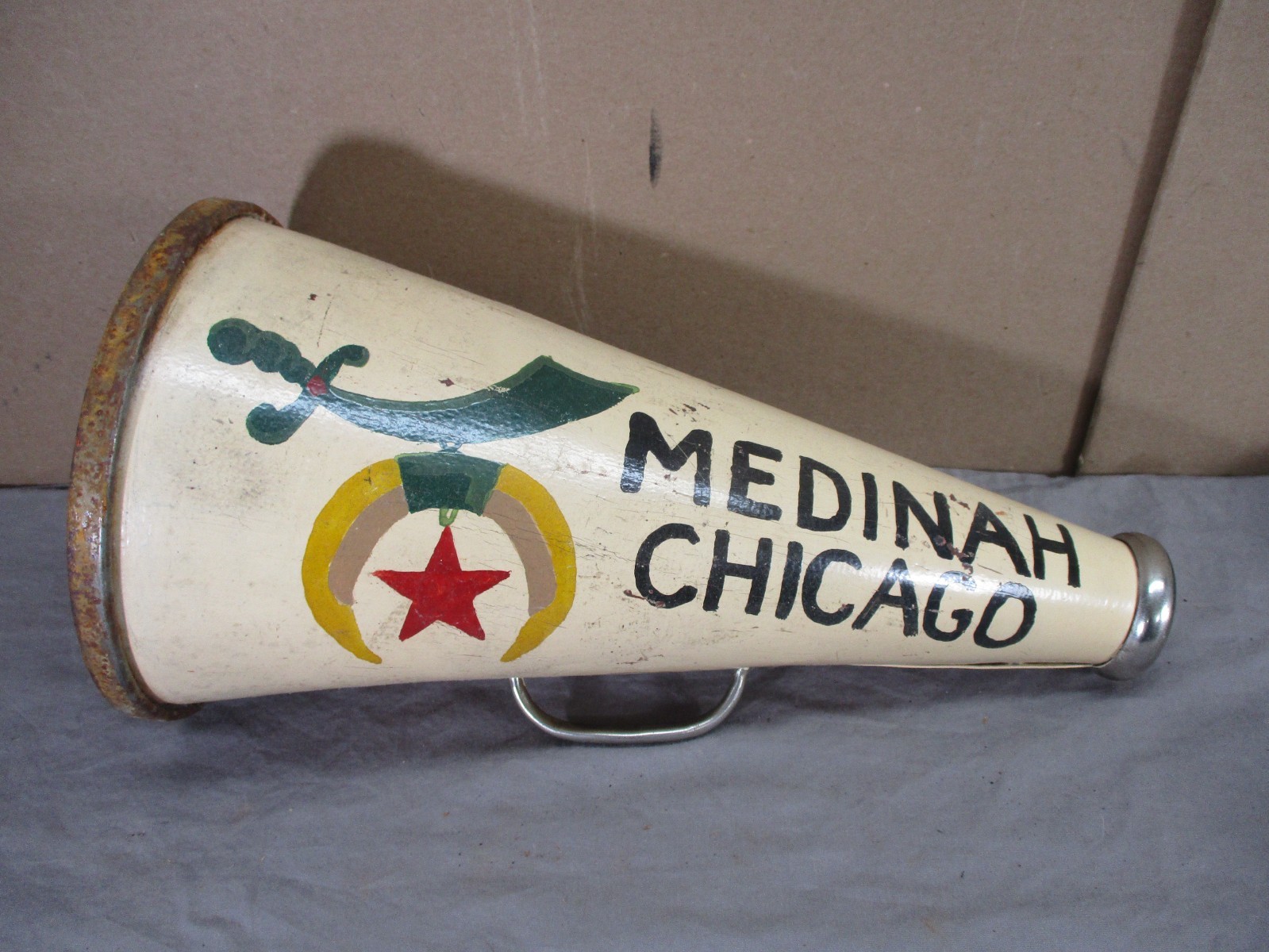 Vintage Medinah Shriners Chicago Tin Megaphone Painted Circus Parade Emblem Rare