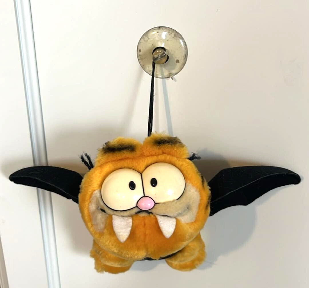 Vintage Garfield Batty Vampire Window Cling Dakin Plush Dracula Hanging Bat RARE