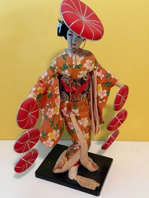 Vintage Japanese Nishi Geisha Hat Dancer Figurine Vintage Japanese Nishi Geisha Hat Dancer Figurine