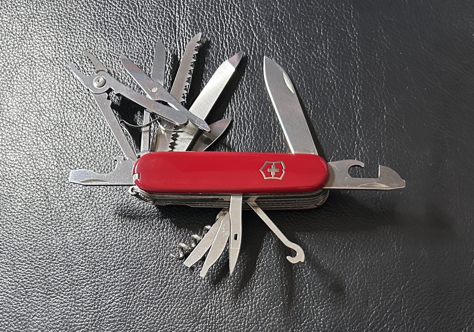 Victorinox HANDYMAN Swiss Army Knife - Red - 91mm