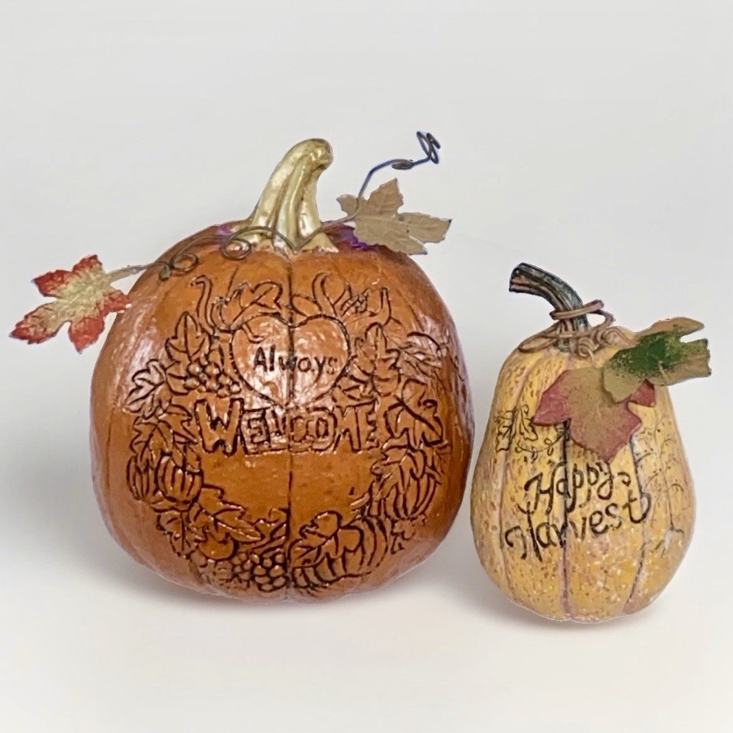 Thanksgiving Fall Halloween Decor Pumpkin Figurine WELCOME HAPPY HARVEST 6” & 4”