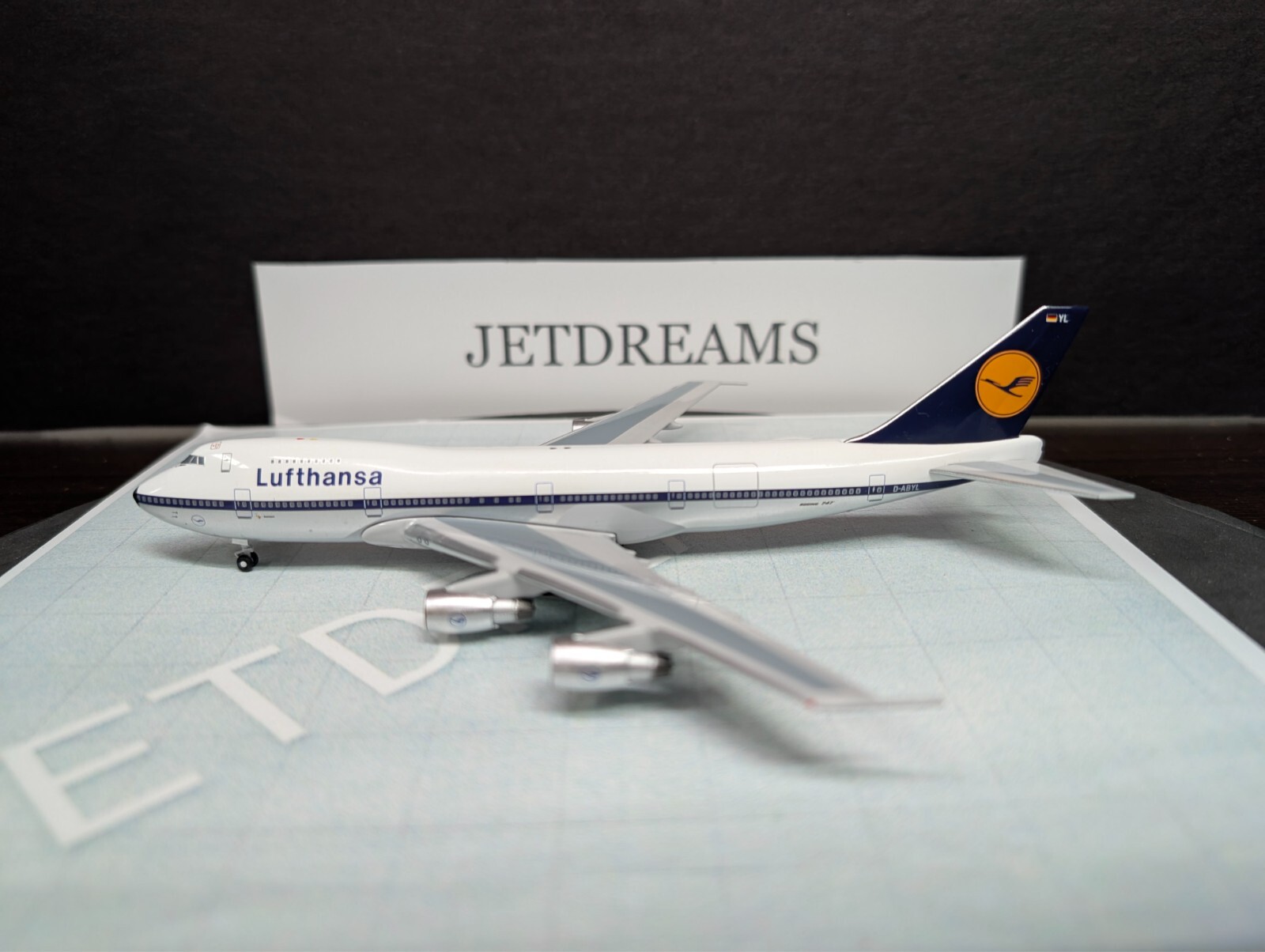 1/400 LUFTHANSA BOEING 747-200 1980\'S COLORS D-ABYL \