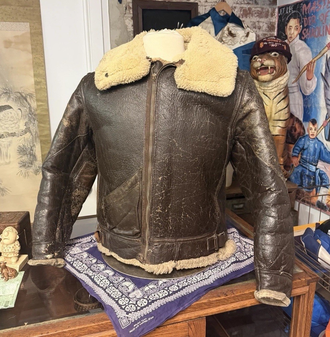 Authentic WWII B-3 Bomber U.S. Airforce Vintage Shearling Leather jacket 1940s Authentic WWII B-3 Bomber U.S. Airforce Vintage Shearling Leather jacket 1940s