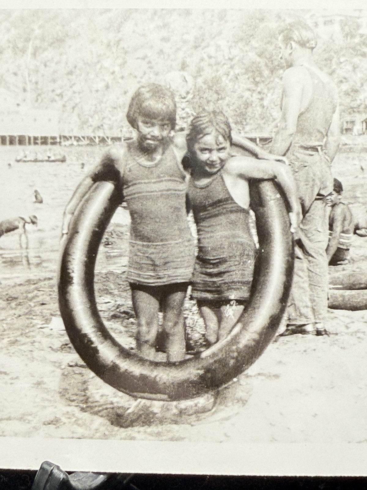 š„Found Photo Catalina Island CA Beach Girls Inner Tubes Bathers Snapshot #V32 š„Found Photo Catalina Island CA Beach Girls Inner Tubes Bathers Snapshot #V32