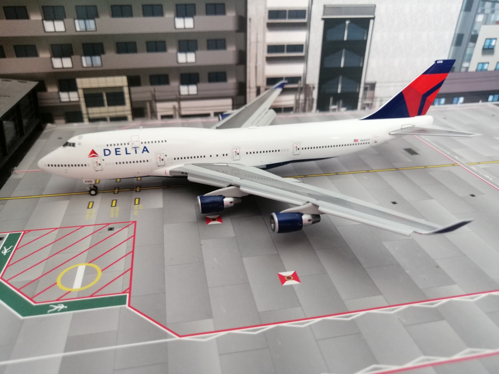 Delta Airlines Boeing B747-400 N665US Delta Airlines Boeing B747-400 N665US