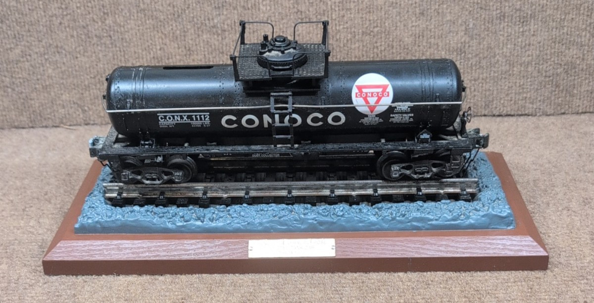 1934 CONOCO RIVETED TANK CAR SERIES #9 NMIB PONCA CITY FULLY OPERATIONAL 1994 1934 CONOCO RIVETED TANK CAR SERIES #9 NMIB PONCA CITY FULLY OPERATIONAL 1994